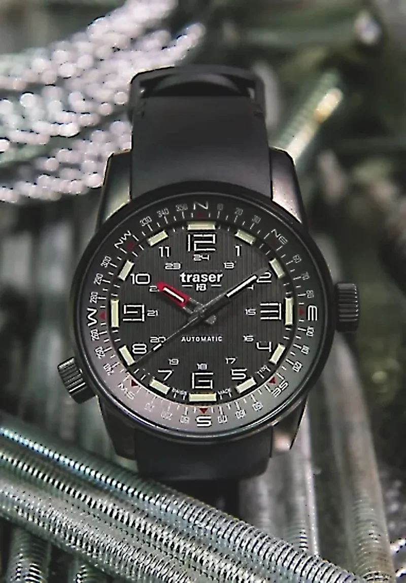 Traser P68 Pathfinder 110594 Herrenuhr • Trigalight T100