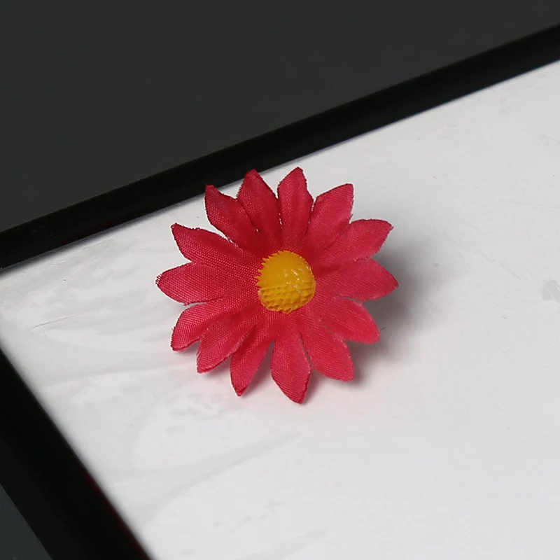 Elegante Stoff Margeritenblume Brosche für dekorativen Gebrauch
