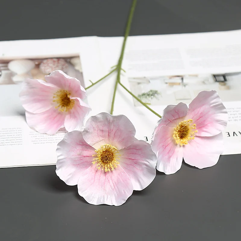 Realistische Seidenblumenstängel