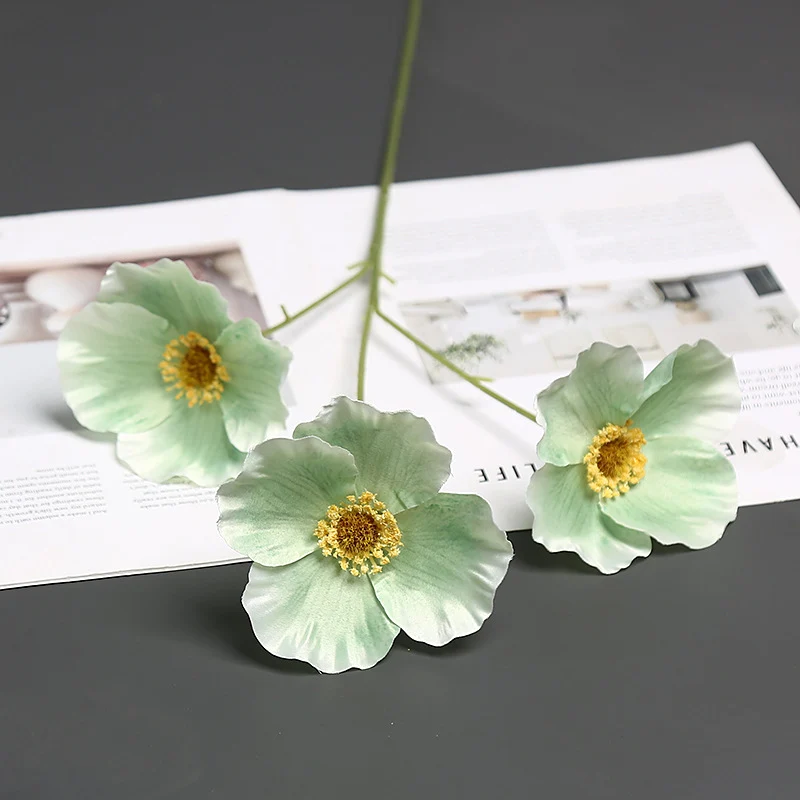 Realistische Seidenblumenstängel