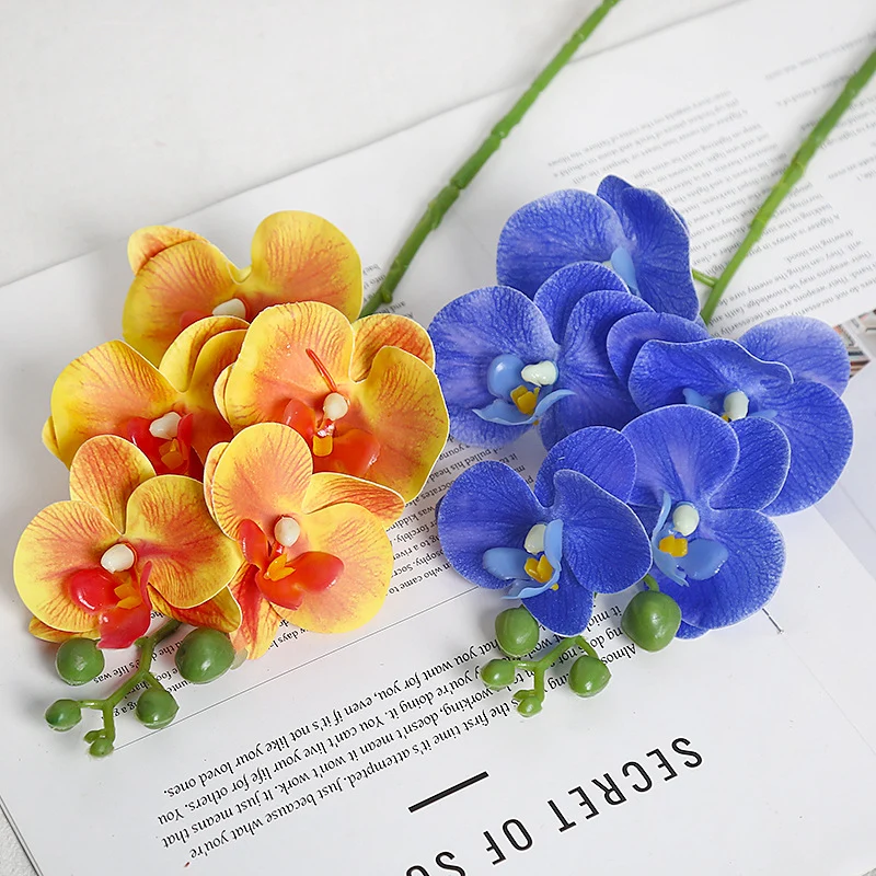 Realistische Orchideenblütenstängel