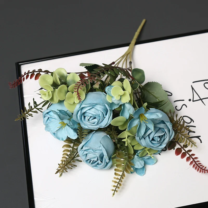 Realistischer Blumengesteck
