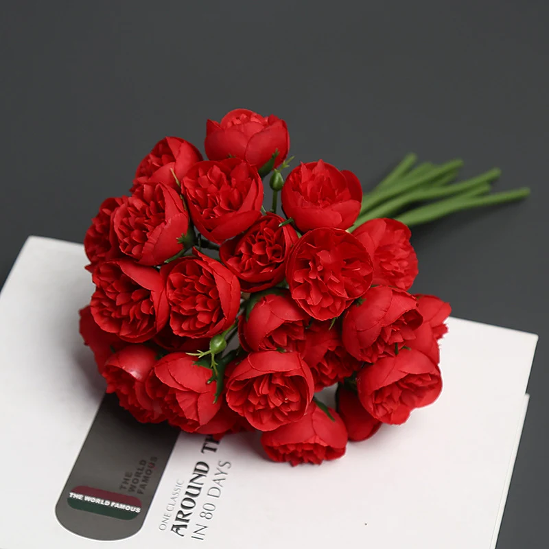 Realistischer Kunstblumenstrauß
