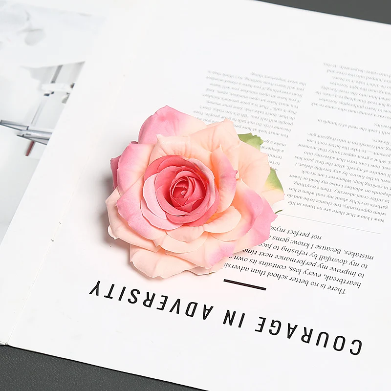 Florale Corsage für dekorative Trage- und Ausstellungszwecke