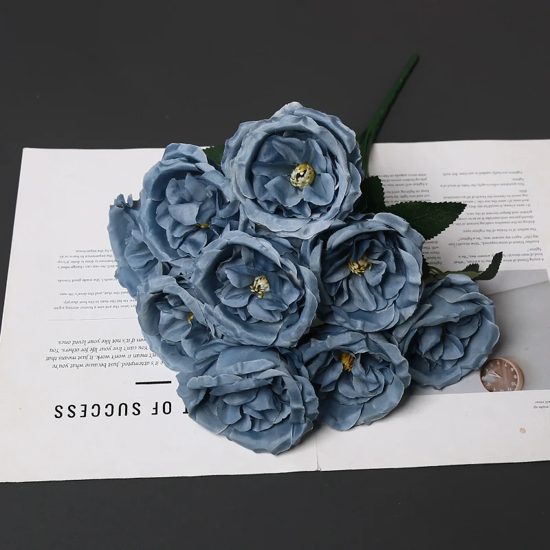Dekorativer künstlicher Blumenstrauß für die Heimdekoration