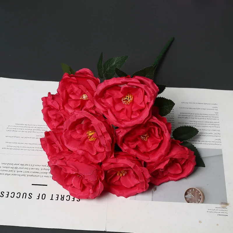 Dekorativer künstlicher Blumenstrauß für die Heimdekoration