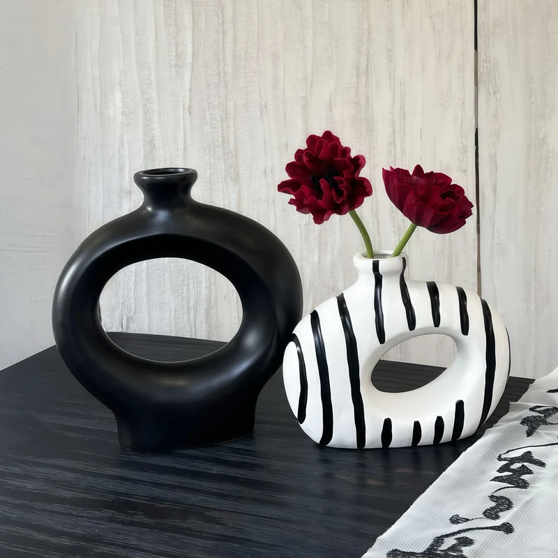 Künstlerische abstrakte Keramikblumenvase für das Heim