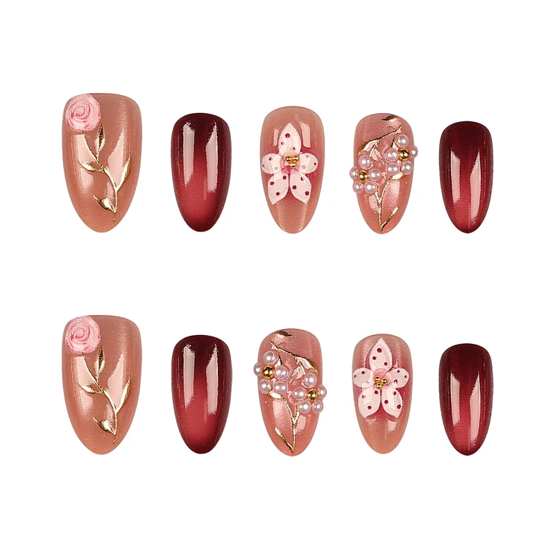 Künstlerisches Press-On Nagelkunstset mit Blumenakzenten