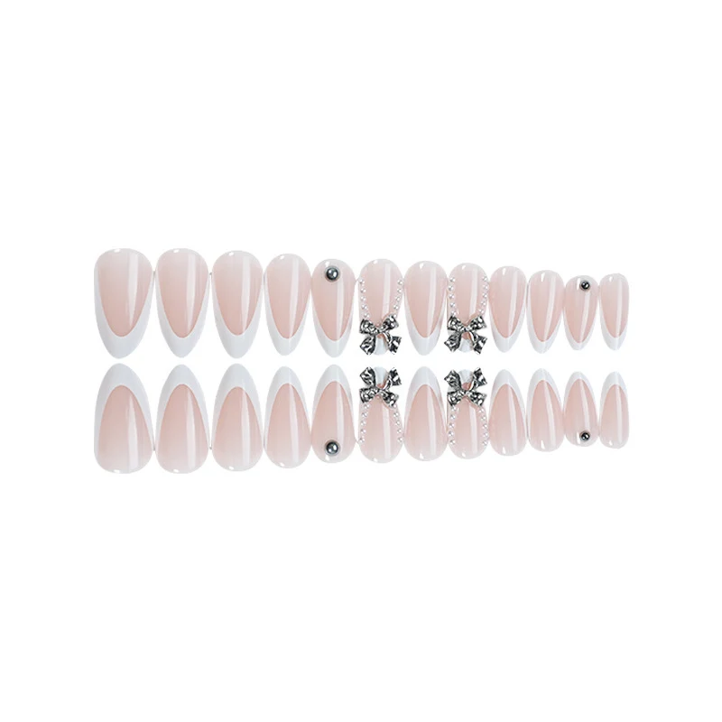 Elegante 3D veredelte Press-On Nagelset