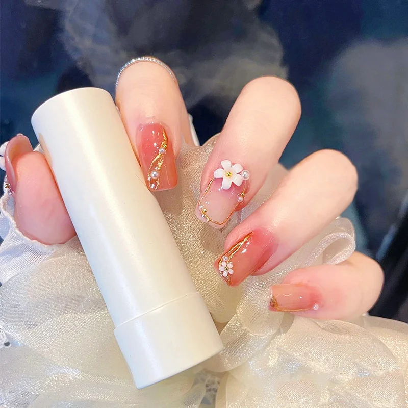 Dekoratives Florales Nageldesign