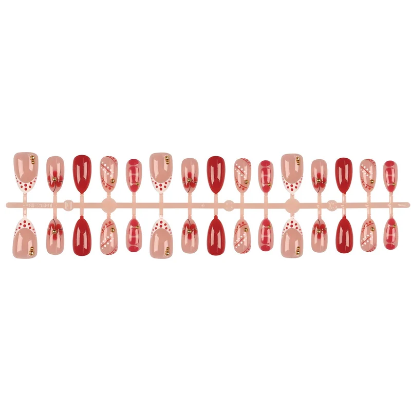 Künstlerisches Press-On Nail Set mit dekorativen Akzenten
