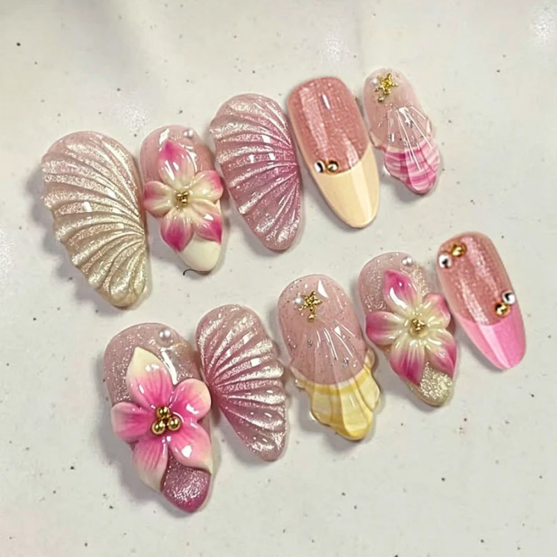 Dekoratives blumenverziertes Press-On-Nagelset