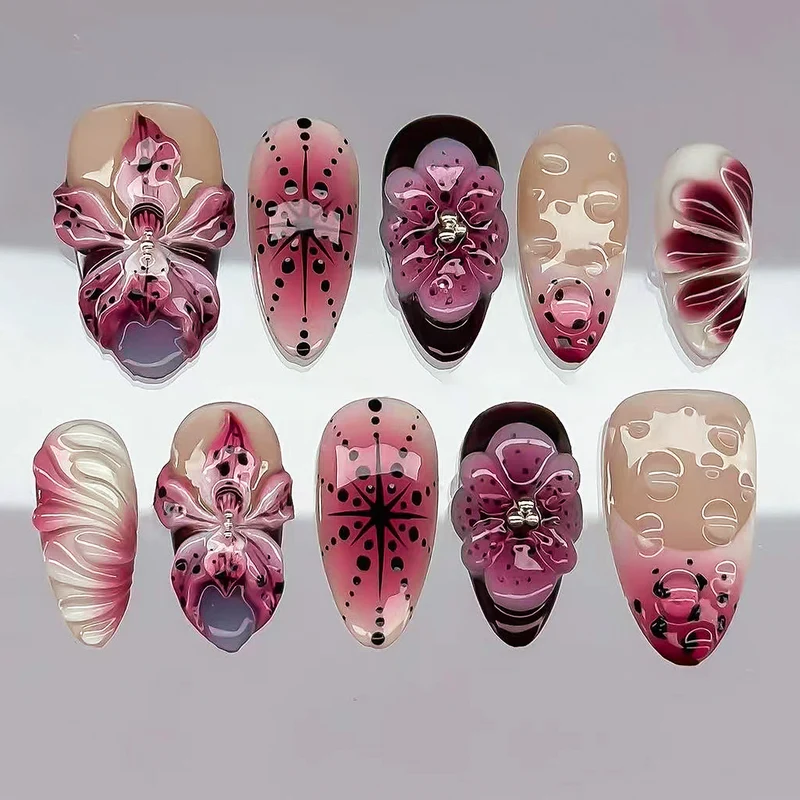 Dekoratives Florales und Künstlerisches Press-On Nagelset