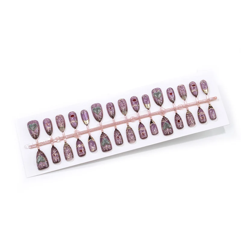 Dekoratives Handwerkliches Press-On Nagelset