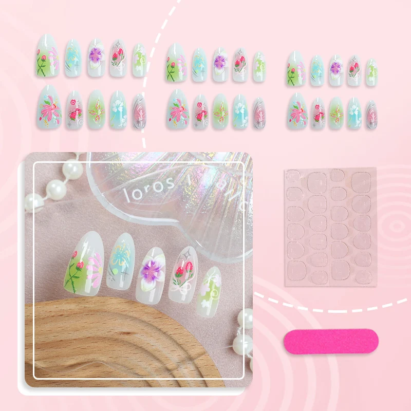 Künstlerisches Press-On-Nagelkunst-Set mit floralen Verzierungen