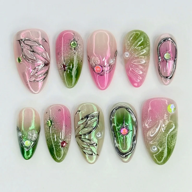 Künstlerisches Blumendesign für Press-On Nägel