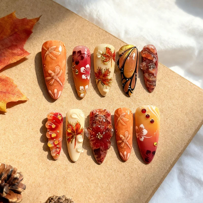 Künstlerisches Nagelkunst-Design-Set mit herbstlichen Blättern