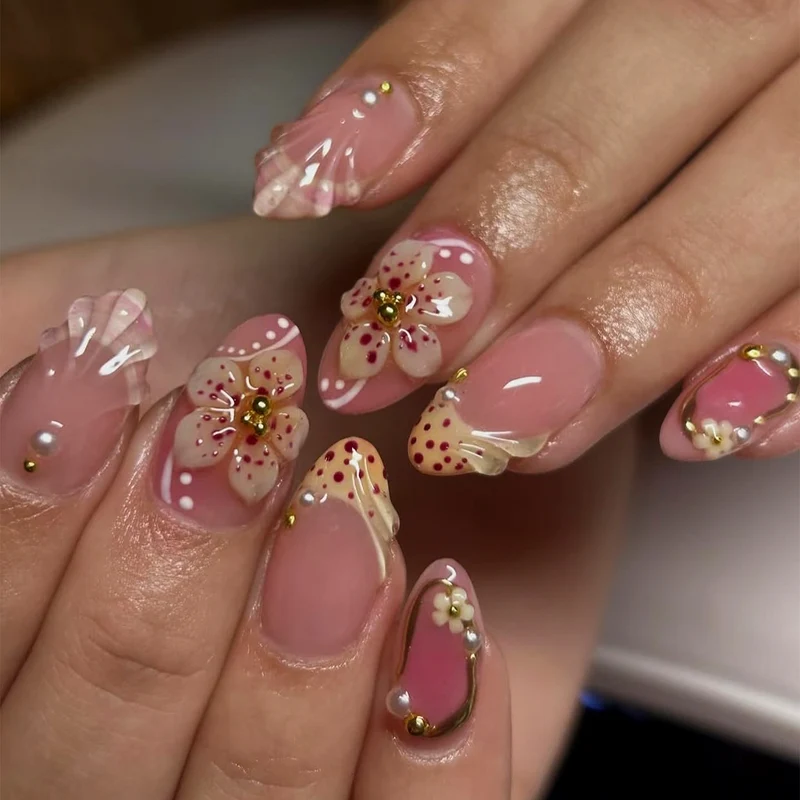 Künstlerisches florales eingeklebtes Press-On Nagelart Set