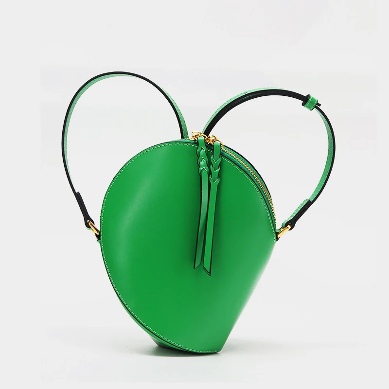 Skulpturales Tropfen-Crossbody-Bag mit verstellbarem Riemen & Quastenreißverschluss