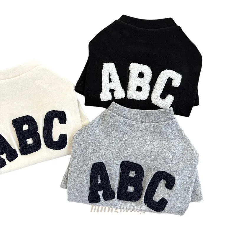 Kleiner Hund Weiches Baumwoll-T-Shirt mit Chenille Buchstaben Applikation