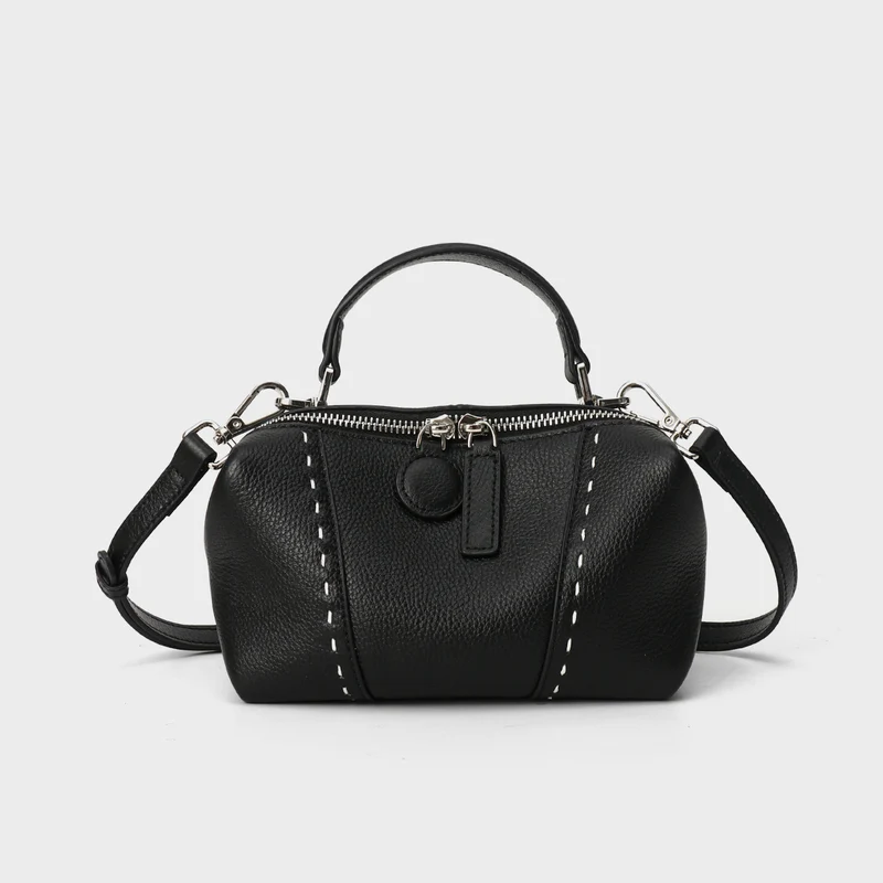 Gepunktete Kuppeltasche mit abnehmbarem Crossbody-Tragegurt