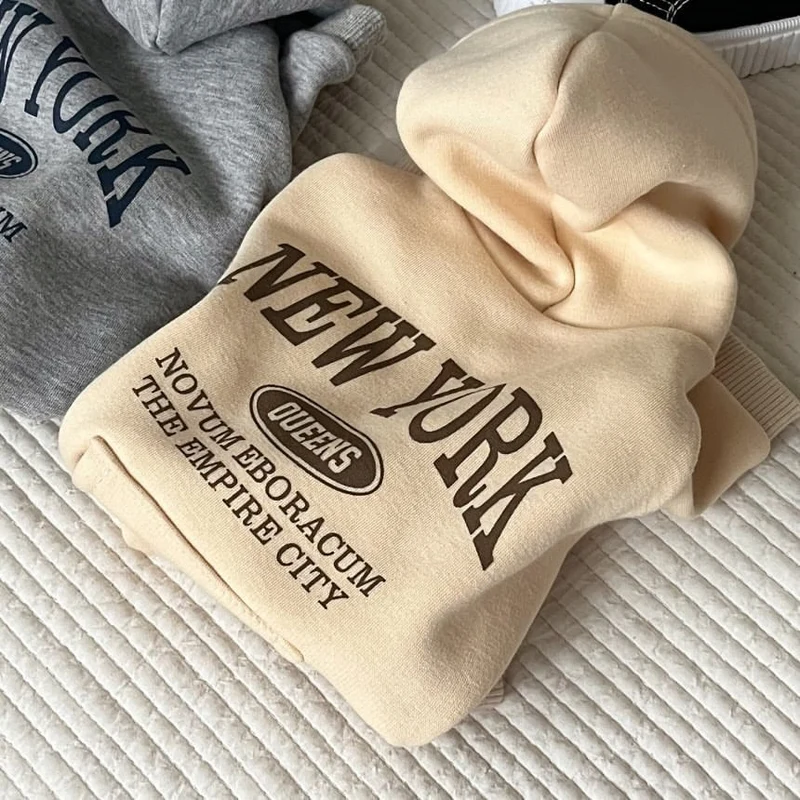 Kleiner Hund Baumwollfleece Hoodie mit Grafik New York Queens Druck