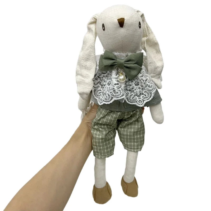 Handgefertigte Leinen-Hase Puppe mit Spitzenkragen und Perlen-Schleifen-Anhänger