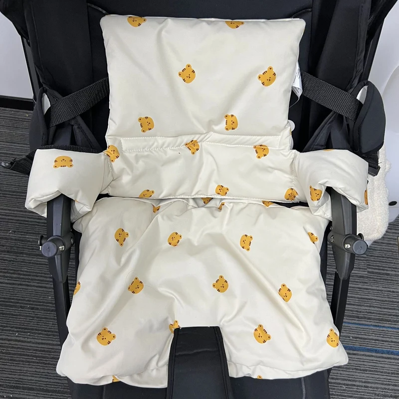 Polster-Set für Hochstuhl für Babys mit abnehmbarem Teddy-Applikation