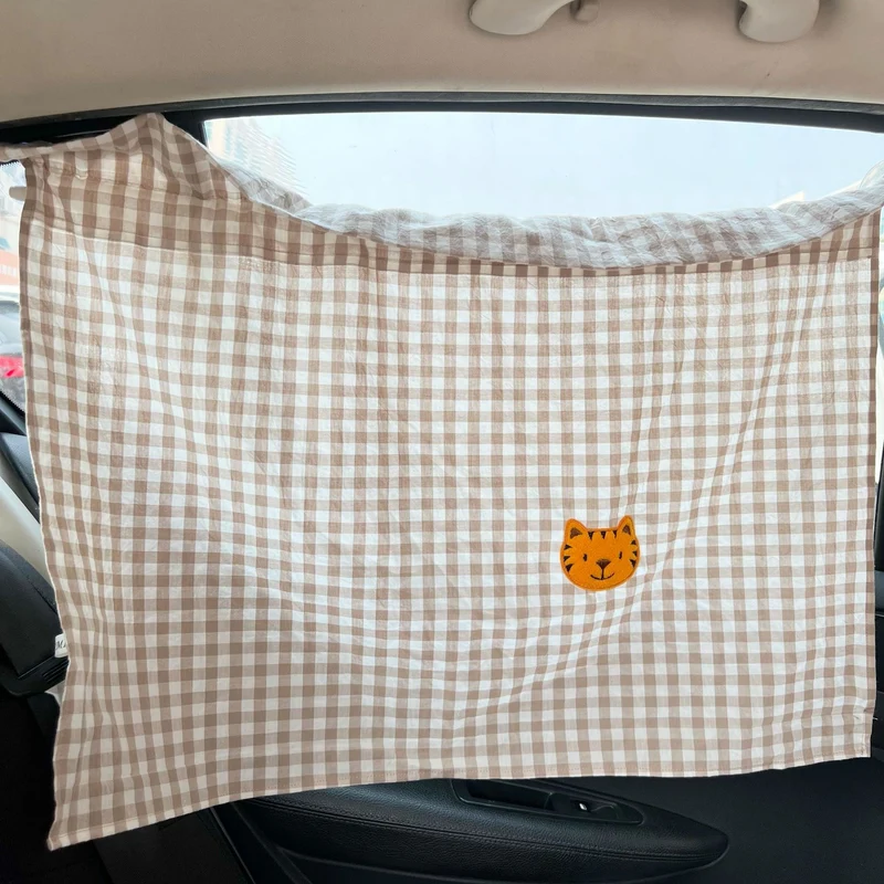 Autofenster-Verdunkelungsvorhang mit Saugnäpfen und Karo-Baumwollpaneel