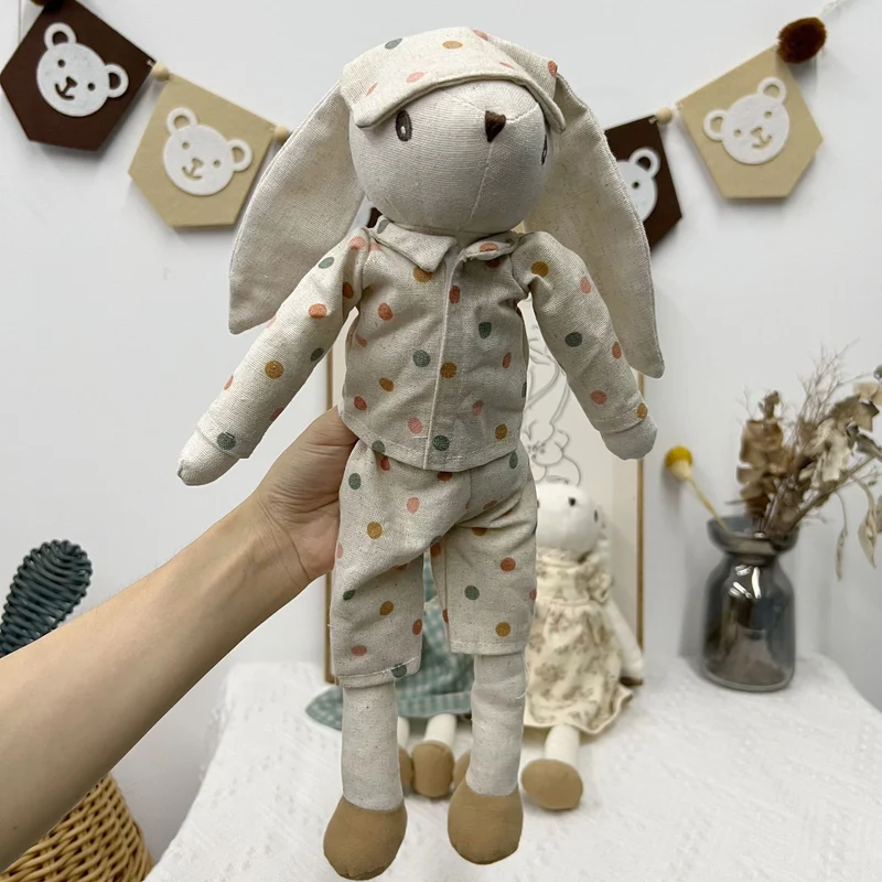 Weiche Leinenhase Puppe Paar mit abnehmbaren vintage-inspirierten Outfits