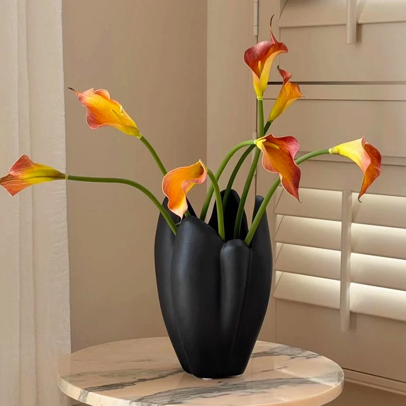 Moderne von Blumen inspirierte Dekovase