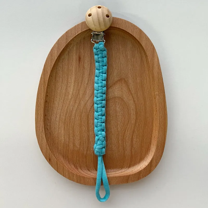 Geflochtener Baumwoll-Schnullerclip mit Holz-Sicherheitsclip