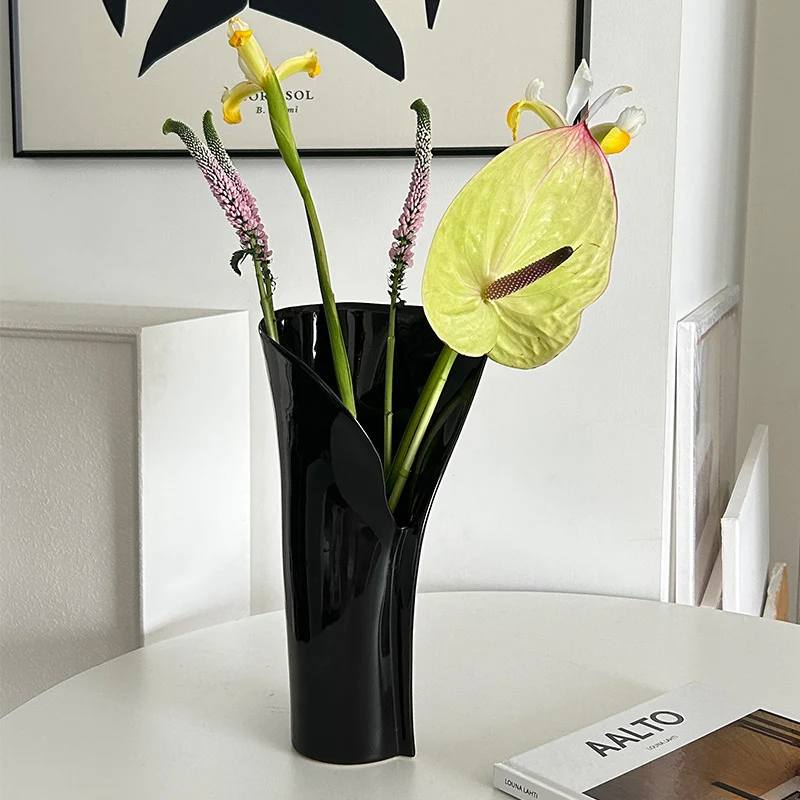 Moderne architektonisch inspirierte Vase