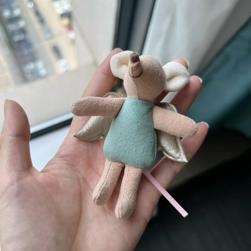 Handgemachte Leinen Lange-Glied-Bunny-Puppe mit gesticktem Karotten-Overalls