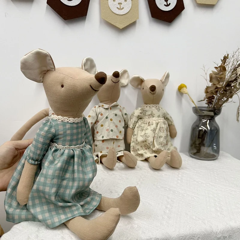 Handgemachte Leinen Langbein Hase Stofftier mit gesticktem Overall