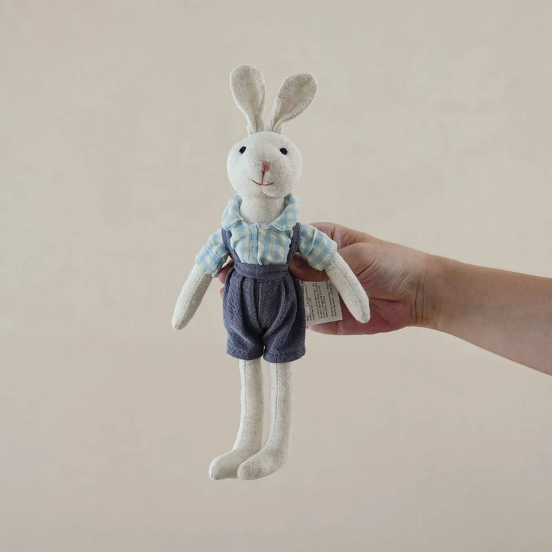 Handgemachte Leinen-Hase Weiche Stoffpuppe mit besticktem Latzkleid
