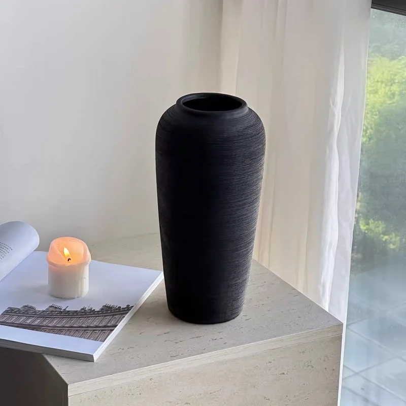 Elegante strukturierte Keramikvase