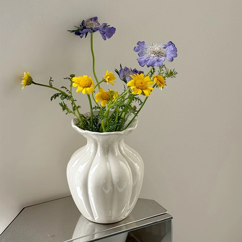 Elegante Porzellan-Blumenvasen