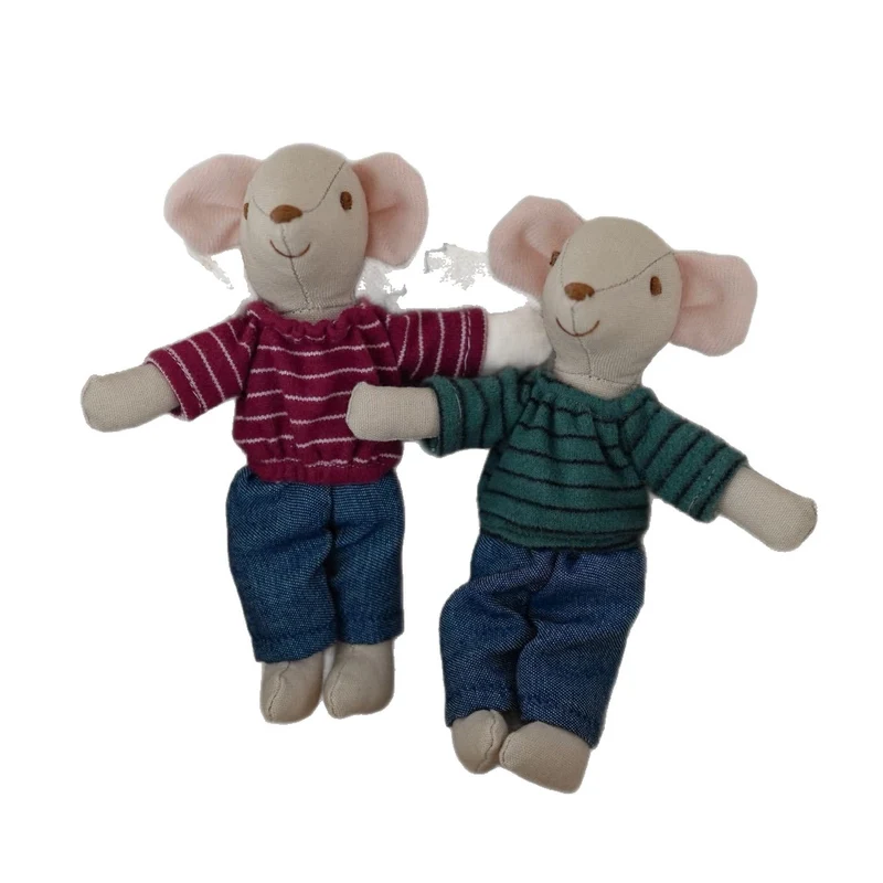 Handgefertigte Leinen Maus Plüschpuppe mit gestreiftem Strickhemd und Jeanshose