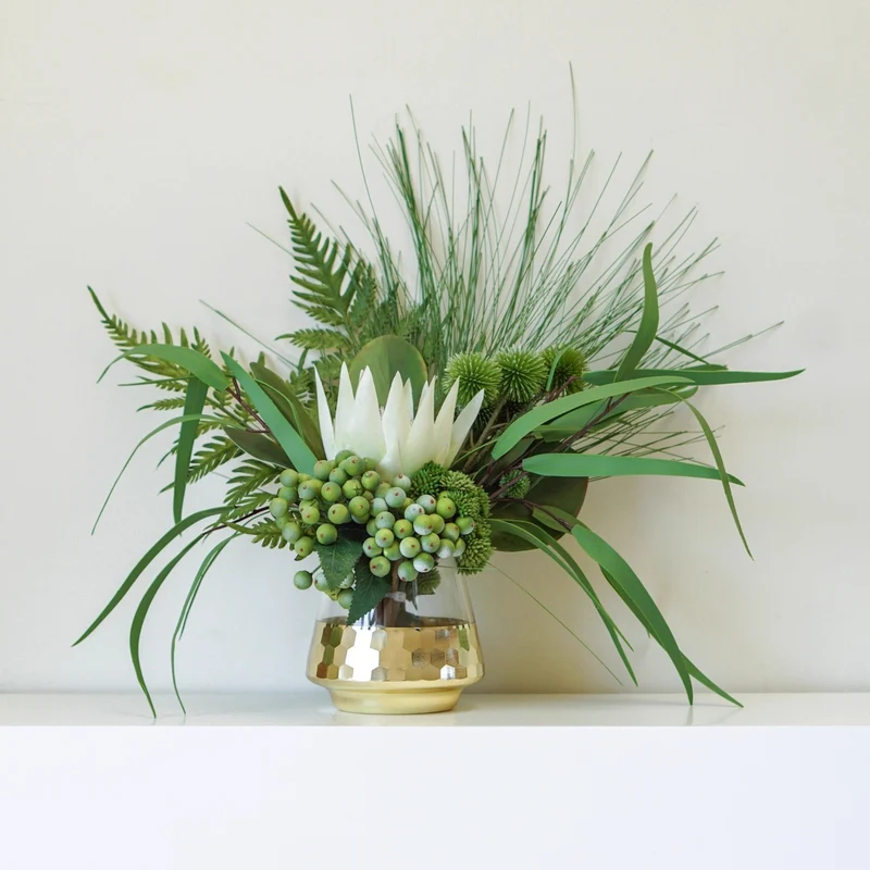 Künstliches Blumenarrangement