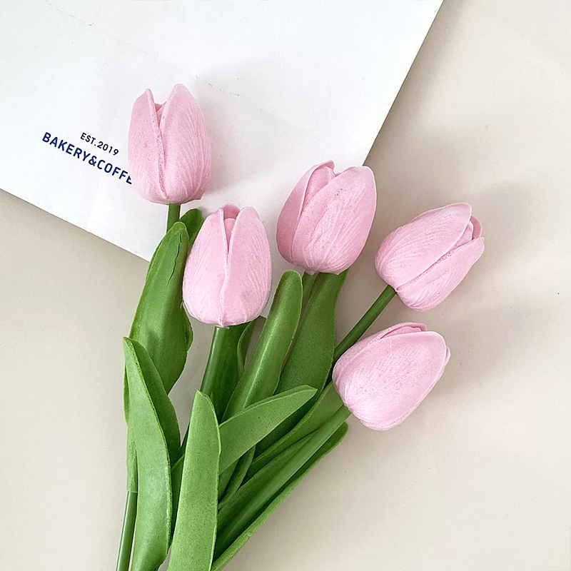 Realistische künstliche Tulpenstrauß