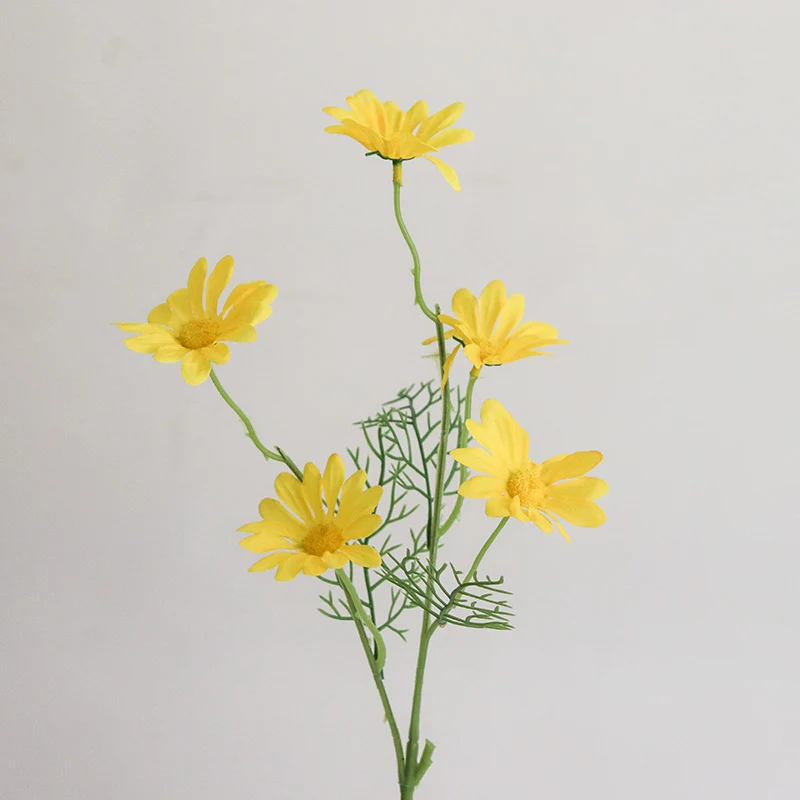 Dekorative Blumenarrangement für die Innenanzeige