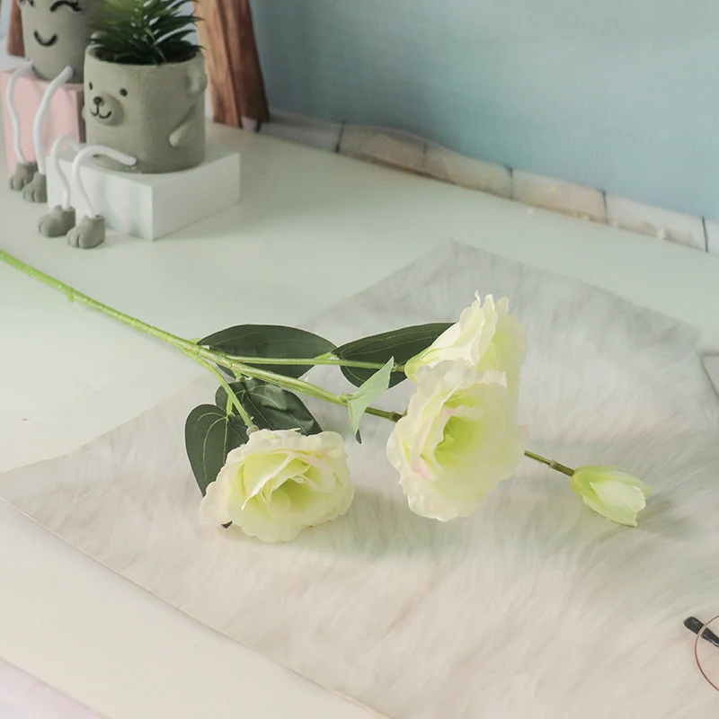 Realistische Kunstblumenstängel