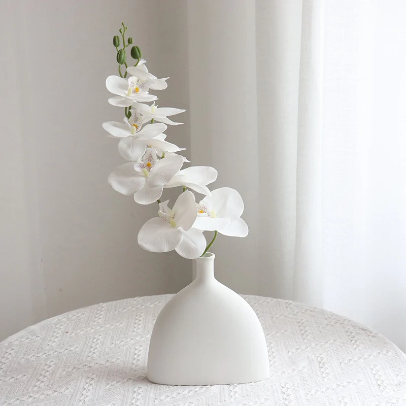 Minimalistische Keramikvase