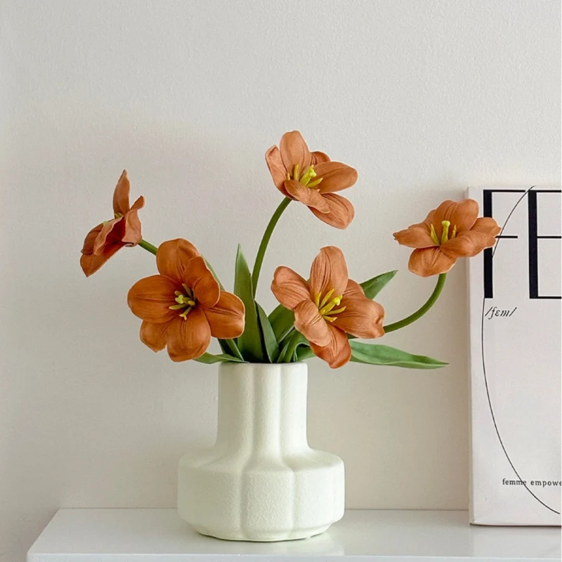 Lebensechter Gelber Blumenstrauß