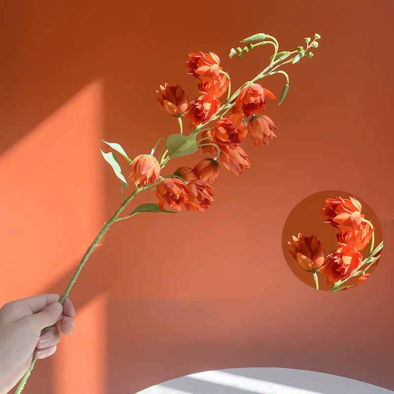 Lebensechte Blumenstamm-Anordnung