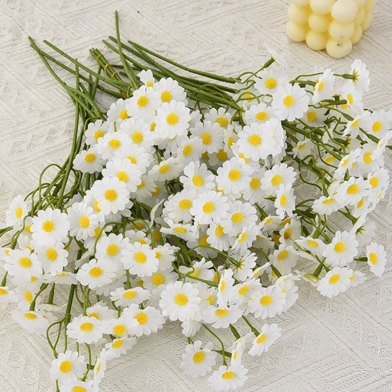 Lebensnahe Gänseblümchen Blumenstrauß