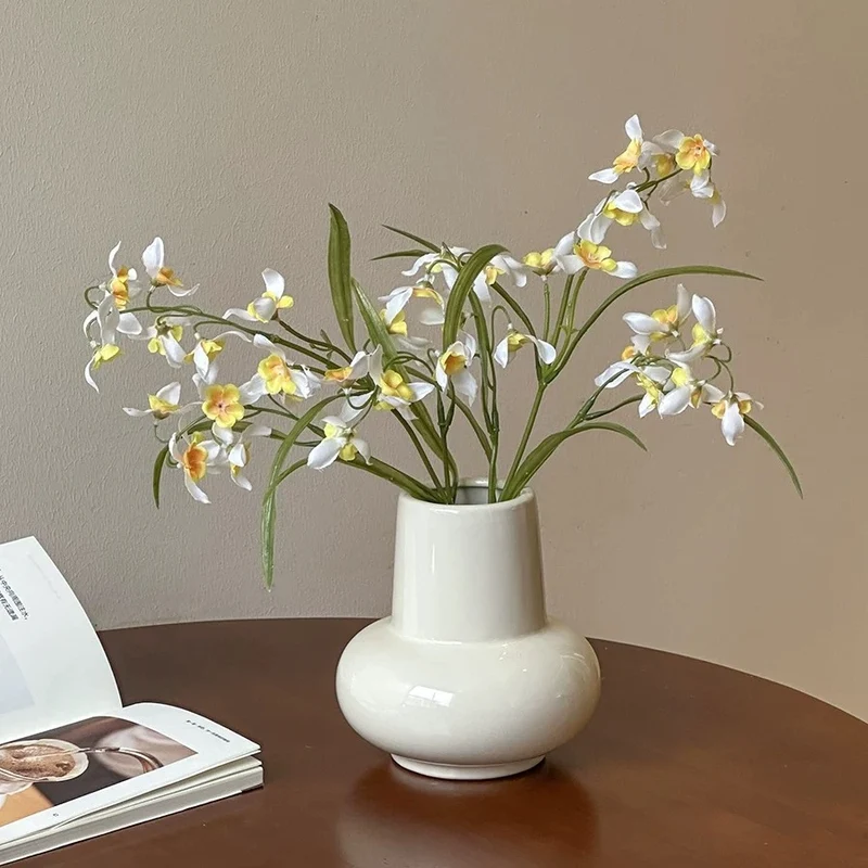 Zeitgenössische Keramik-Blumenvase