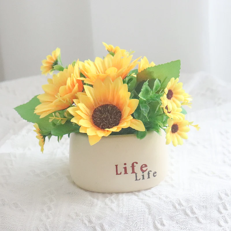Dekorative Blumenarrangement für Tischdekoration