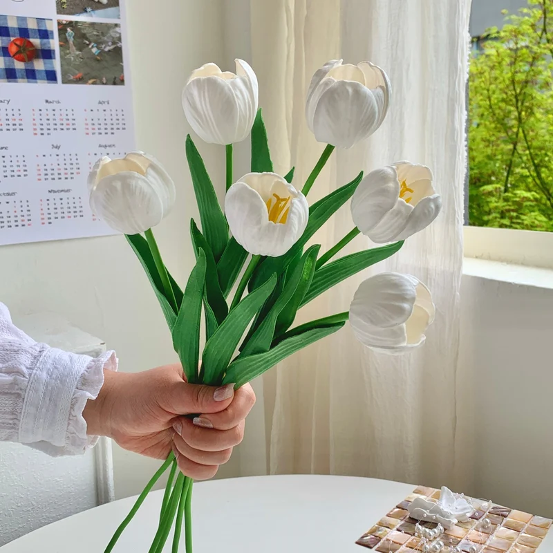 Dekorativer Tulpen-Bundle